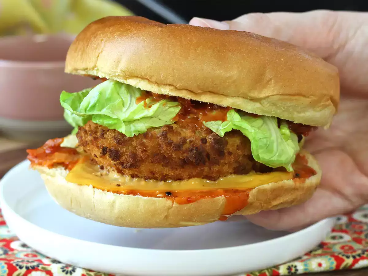 Koreanischer Crispy-Chicken-Burger: knusprig, würzig und unwiderstehlich - foto 6