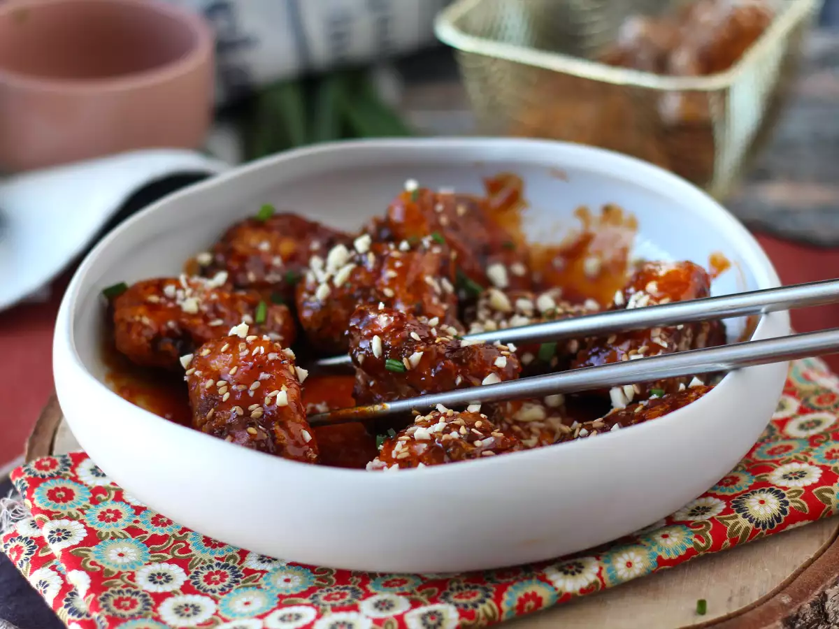 Koreanisches frittiertes Hähnchen mit scharfer Gochujang-Sauce – Dakgangjeong - foto 5