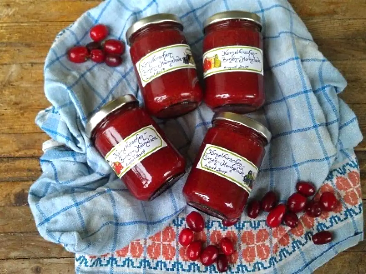 Kornelkirschenmarmelade mit Birne