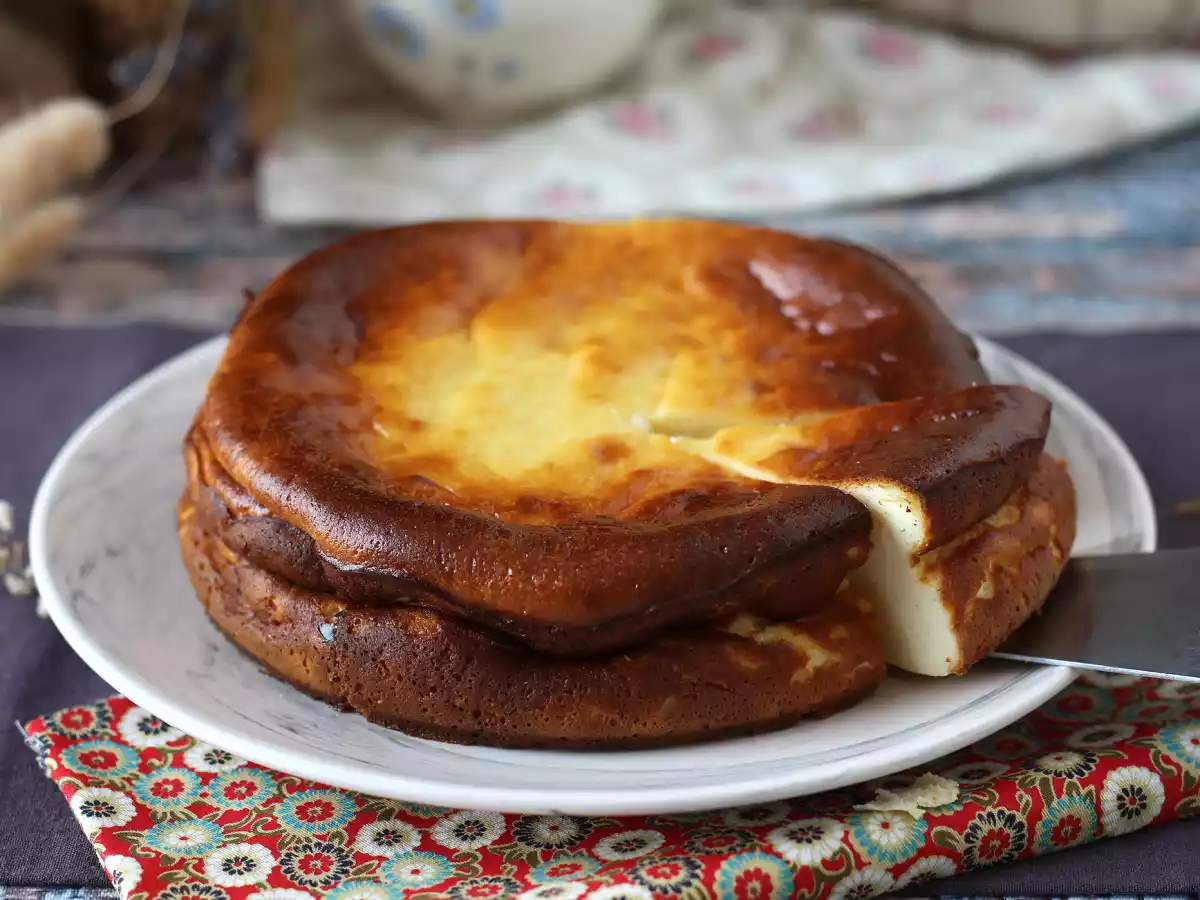 Köstlicher Käsekuchen ohne Teig und super einfach zu machen!