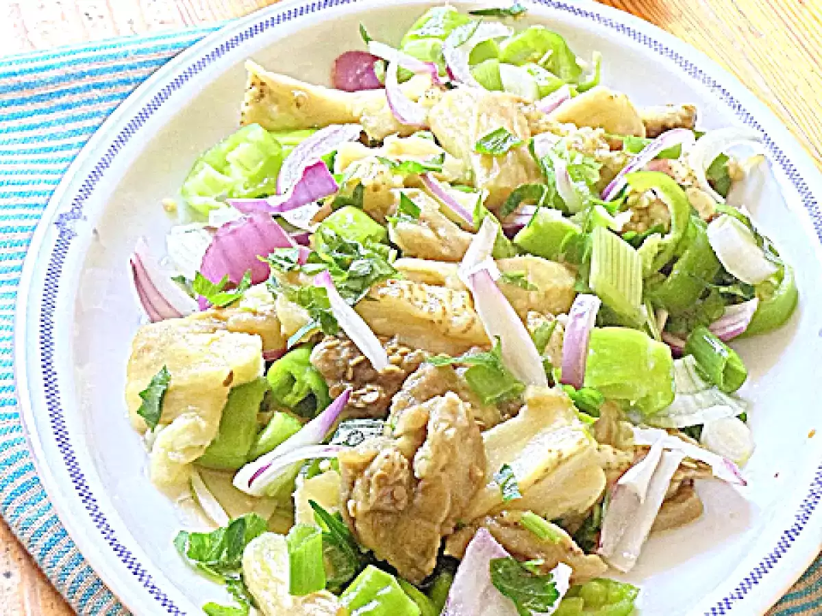 Köz Patlıcan Salatası / Salat mit Gegrillten Auberginen