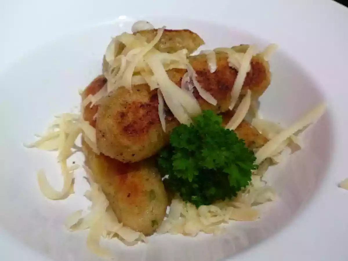 Kräuter ~ Kartoffelnudeln in brauner Butter mit Bergkäse