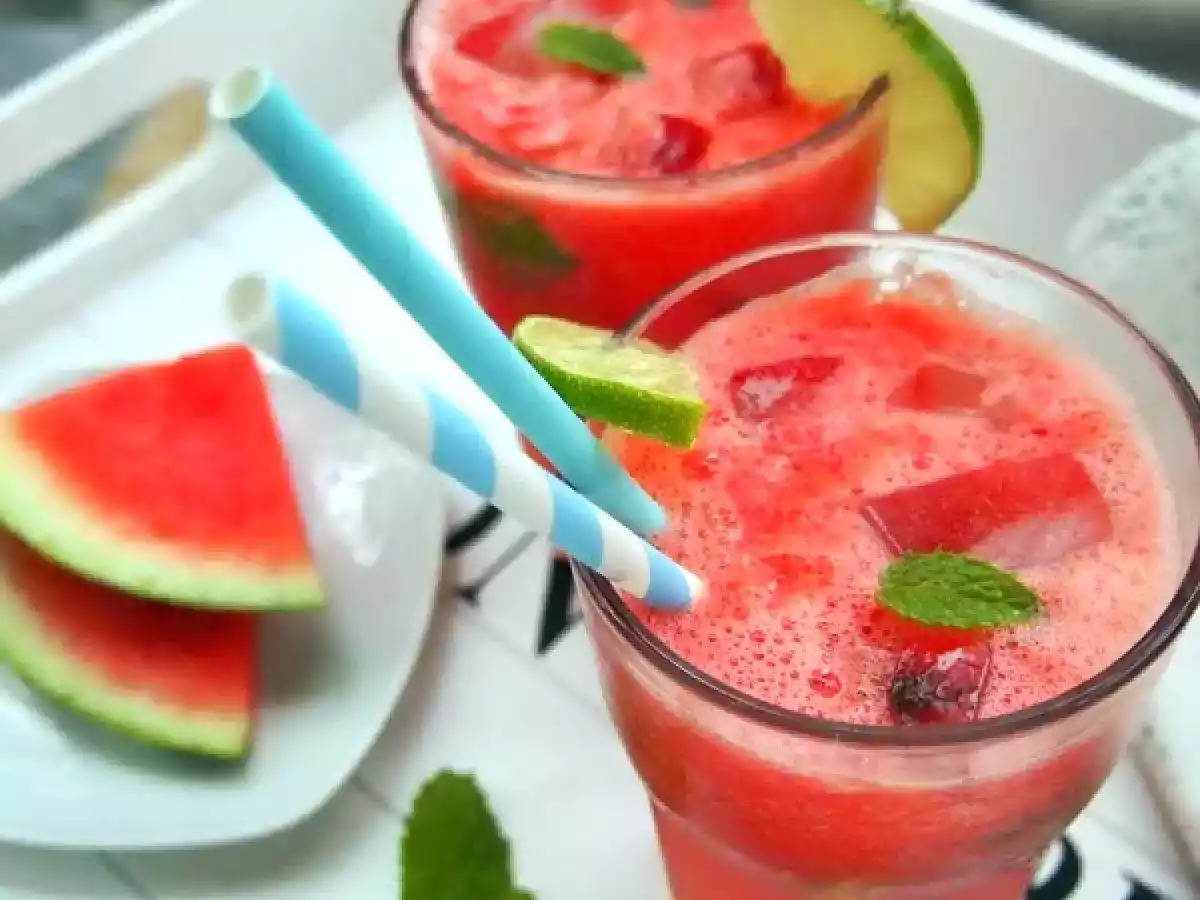 Kühle Drinks und 4 heiße Ladys