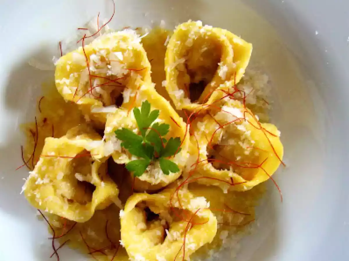 Kürbiscappellacci, Rosmarinfond, Mandeln