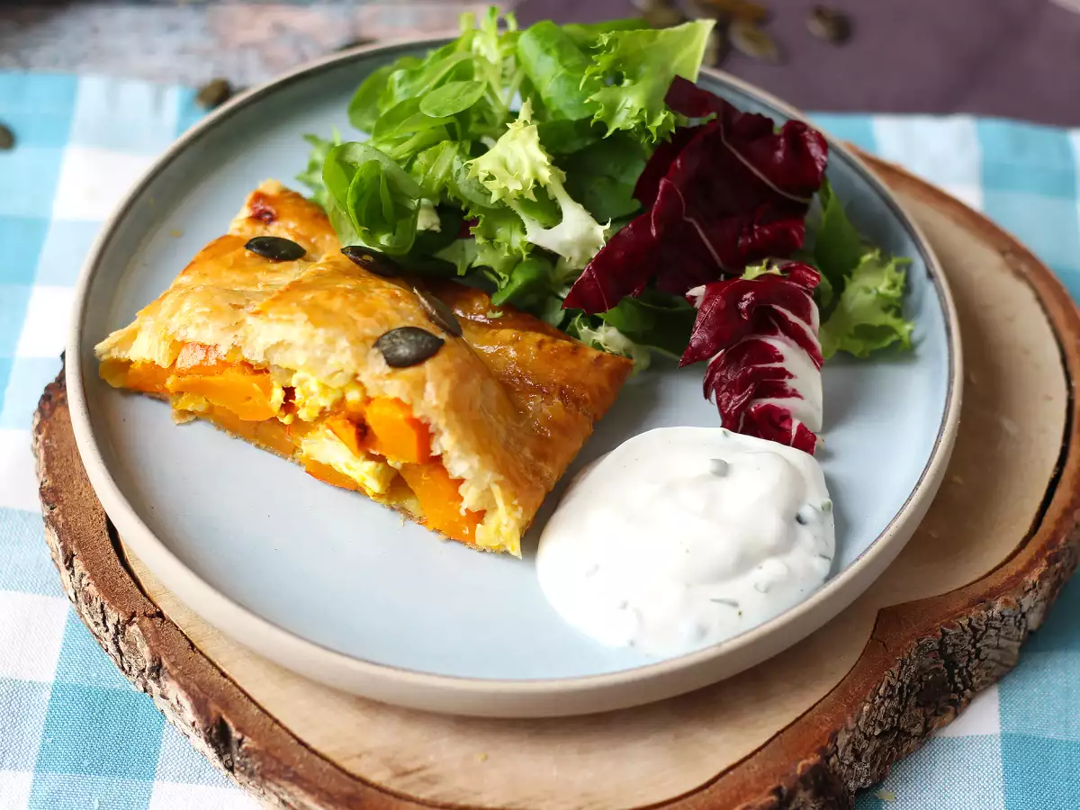 Kürbisstrudel mit Feta : einfaches Rezept mit Hokkaido