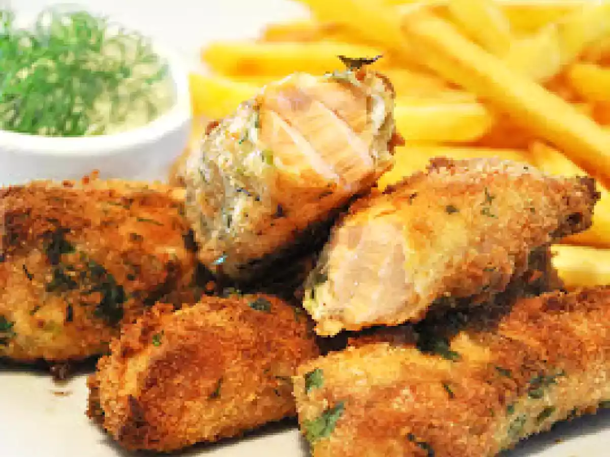 Lachs-Fischstäbchen in knuspriger Kräuterpanade