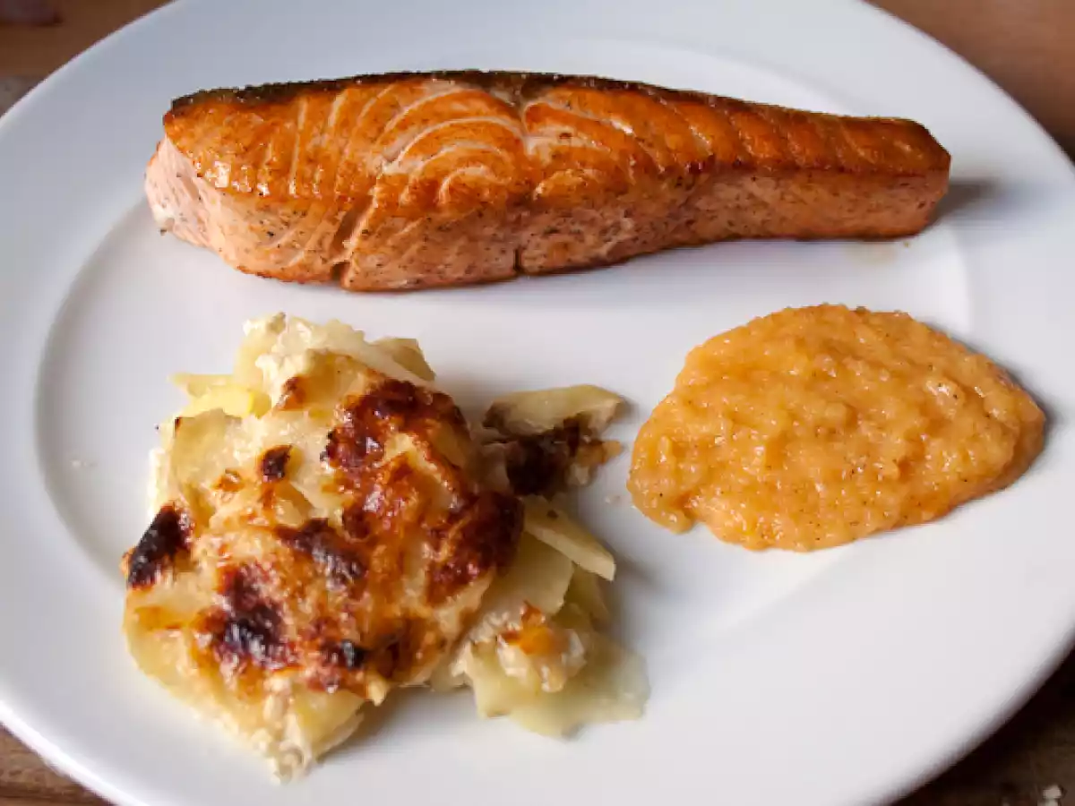 Lachs mit Zwiebel-Orangenpüree
