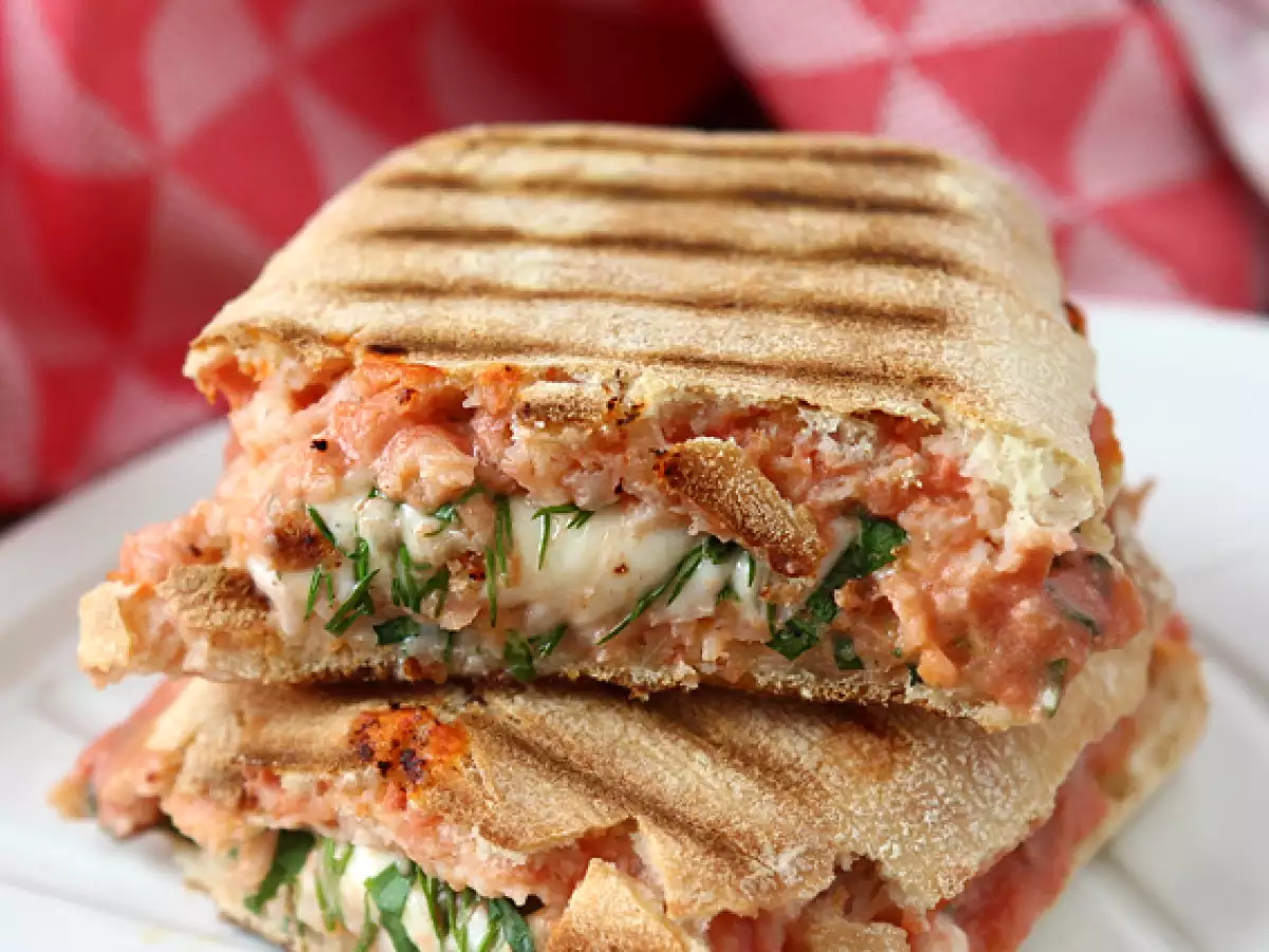 Lachs-Panini mit Mozzarella und Dill - foto 3