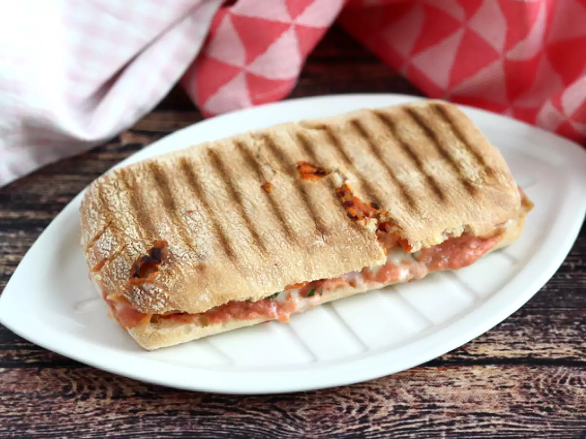 Lachs-Panini mit Mozzarella und Dill - foto 4