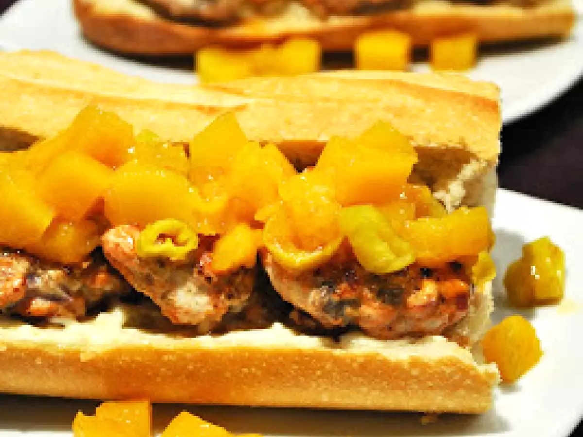 Lachsburger mit Senf & Mango-Salsa