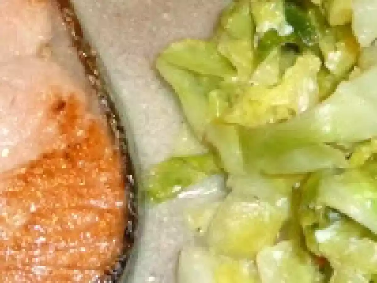 Lachssteak mit Spitzkohl