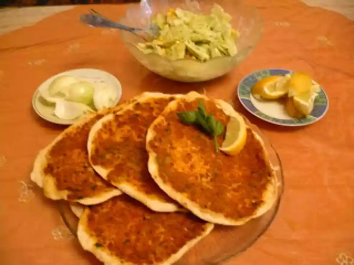 Lahmacun - türkische Pizza