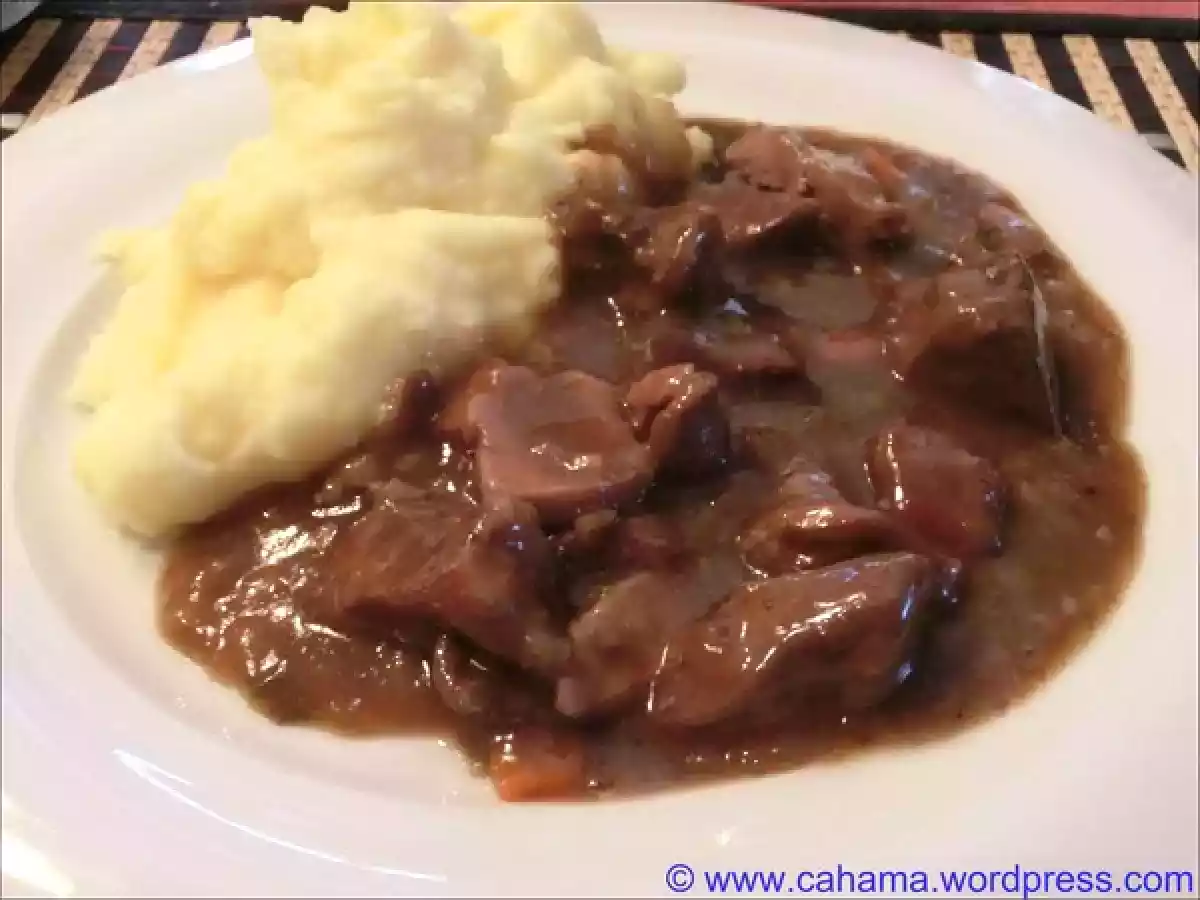 Lamm-Ziegen-Innereien-Schmortopf