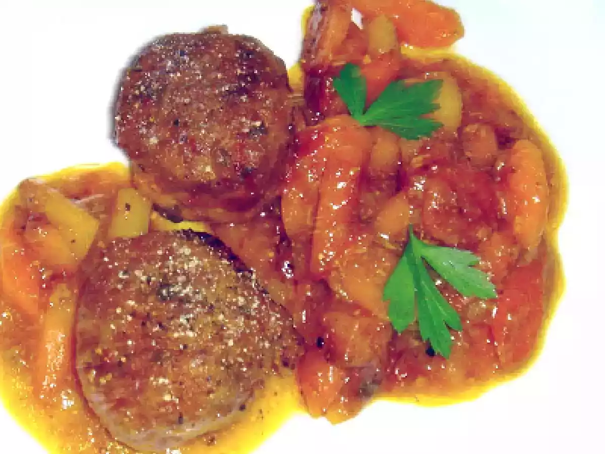 Lammbällchen mit Sauerkirschen und Safran-Karotten-Sauce