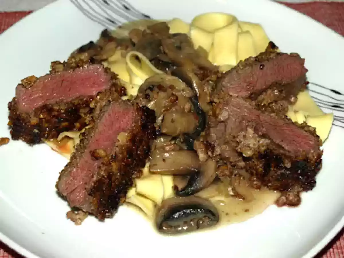 Lammrücken im Walnussmantel mit Champignonrahmsoße und Bandnudeln - Wie lange denn jetzt