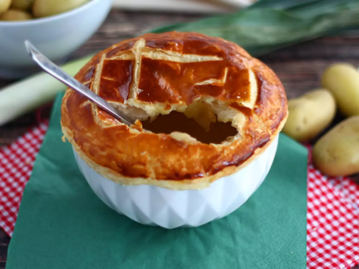 Lauch-Kartoffel-Suppe mit Blätterteighaube - foto 3