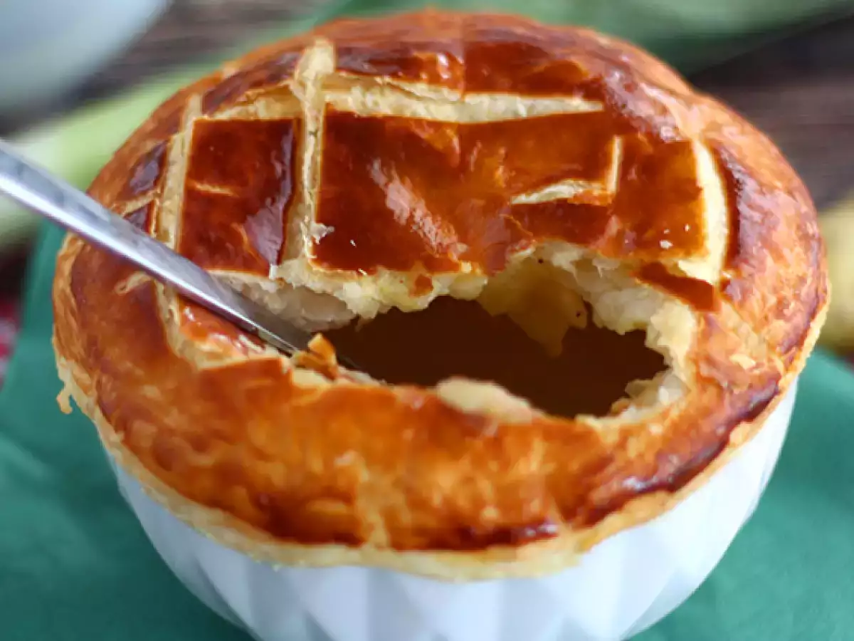 Lauch-Kartoffel-Suppe mit Blätterteighaube - foto 4
