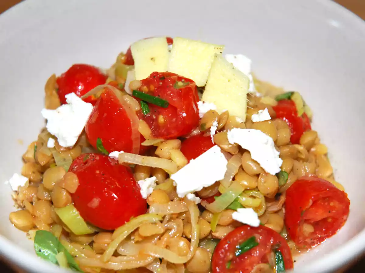 Lauwarmer Linsensalat mit Senf-Zitronen-Dressing