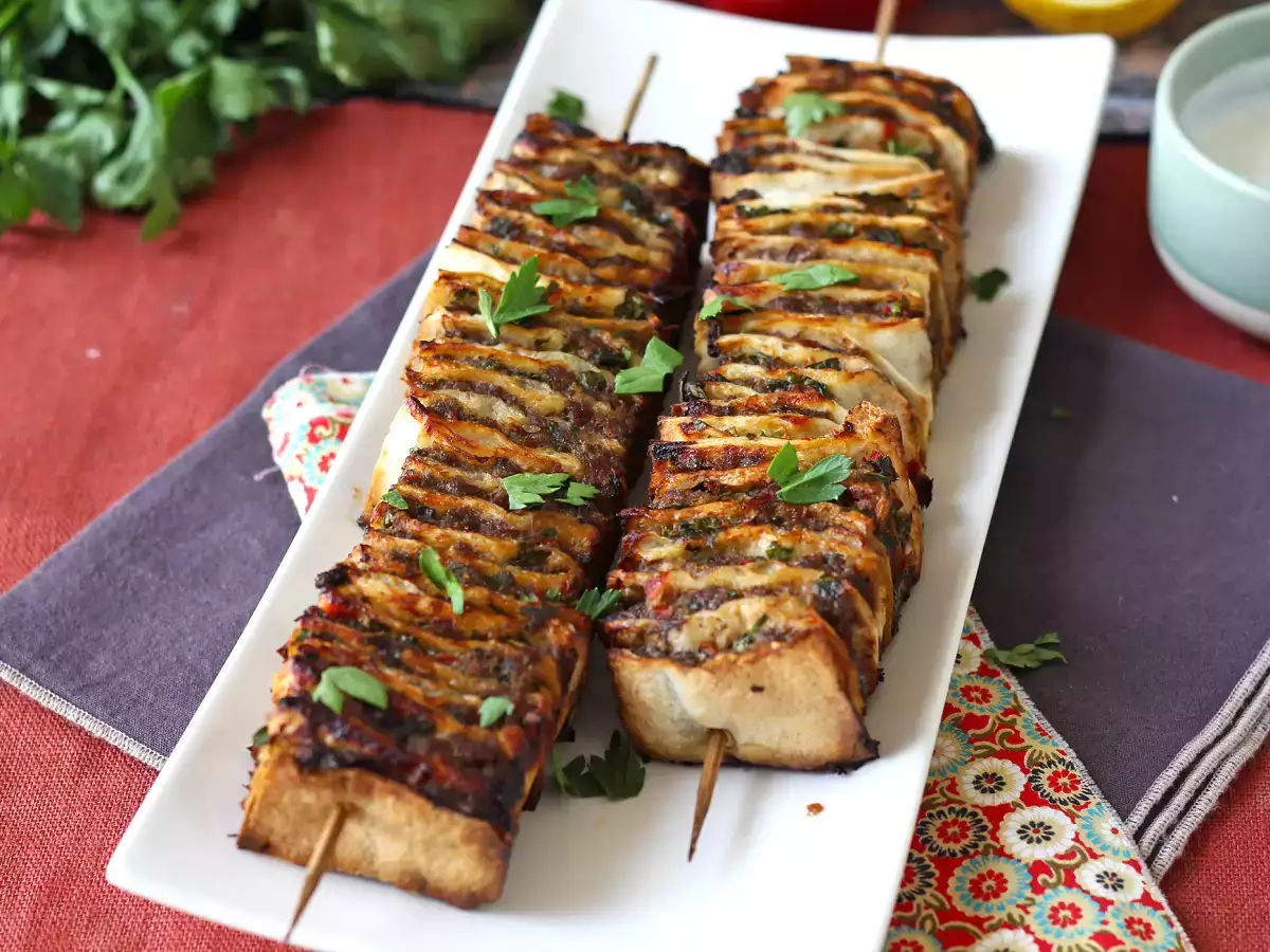 Lavash Kebab mit Tortillas, den berühmten einfachen Spießen aus dem Ofen! - foto 5