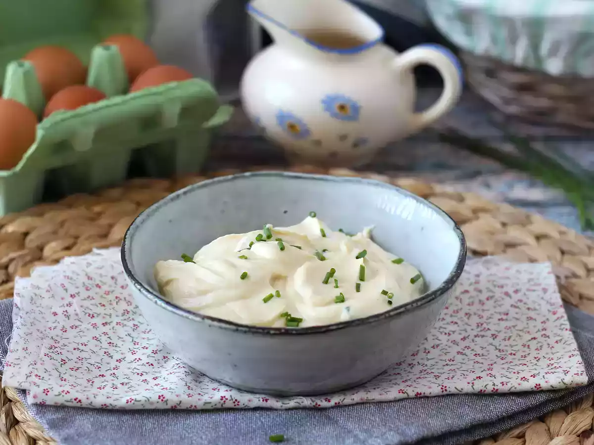 Leichte Mayonnaise mit hartgekochten Eiern und ohne Öl! Perfekt, wenn man keine rohen Eier essen kann. - foto 2