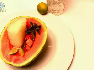 Limettensorbet in der Melonenbadewanne