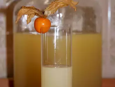 Limoncello - erfrischender, prickelnder italienischer Zitronenlikör