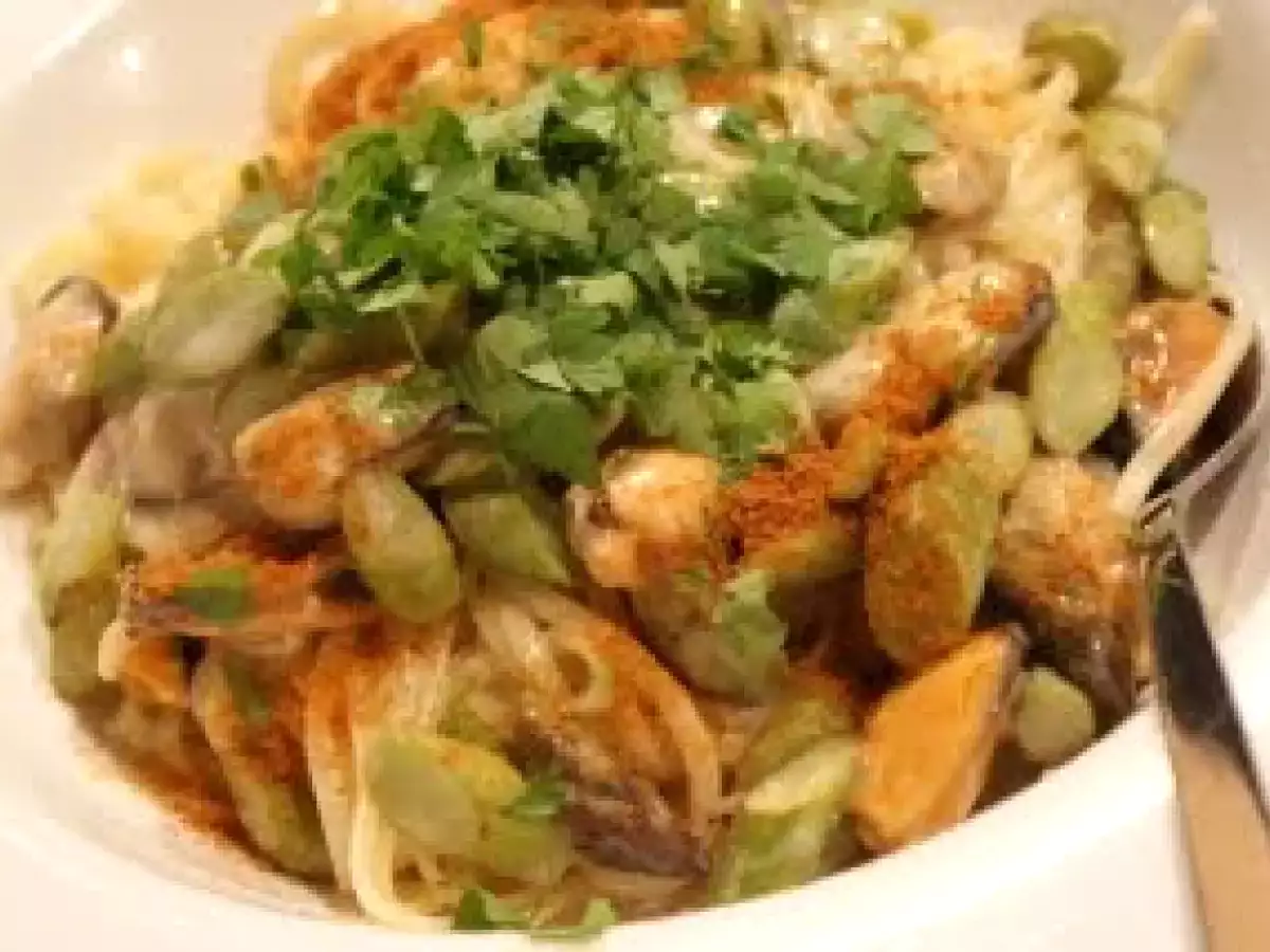 Linguine mit Bottarga in Spargel-Muschel-Sauce