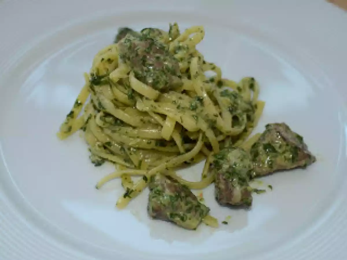 Linguine mit Spinat und Strauss