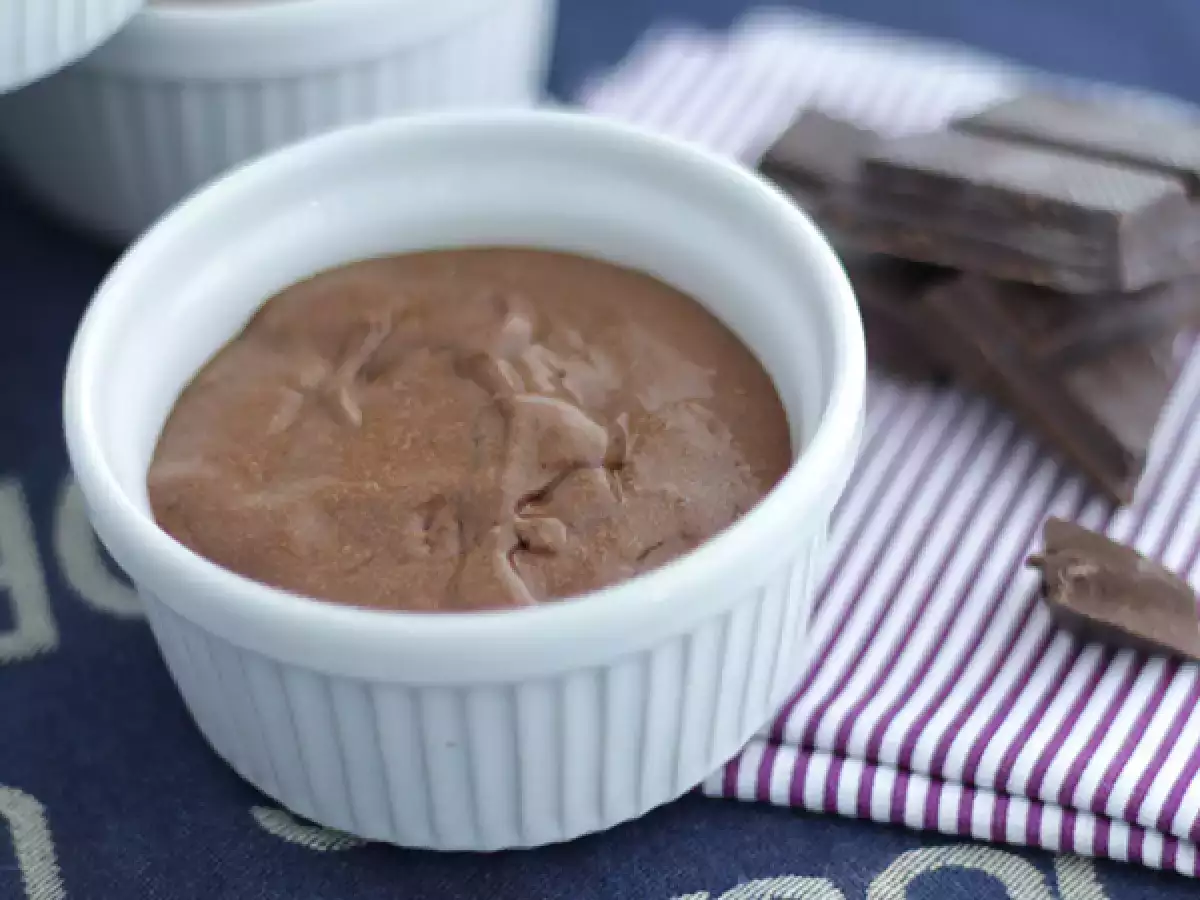 Luftige Schokoladenmousse – klassisches Mousse au Chocolat - foto 3