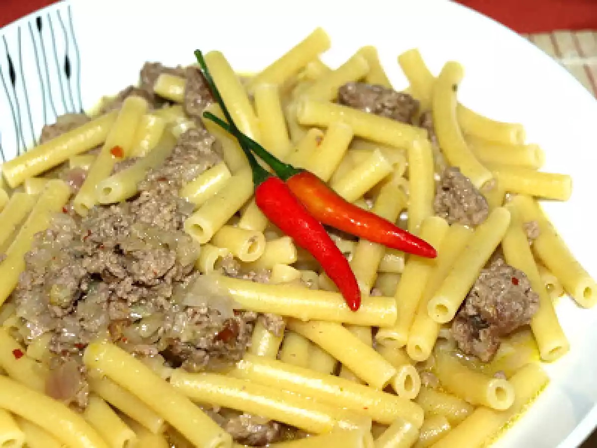 Makkaroni mit Orangen-Hackfleischsoße - sauer-scharf einmal anders