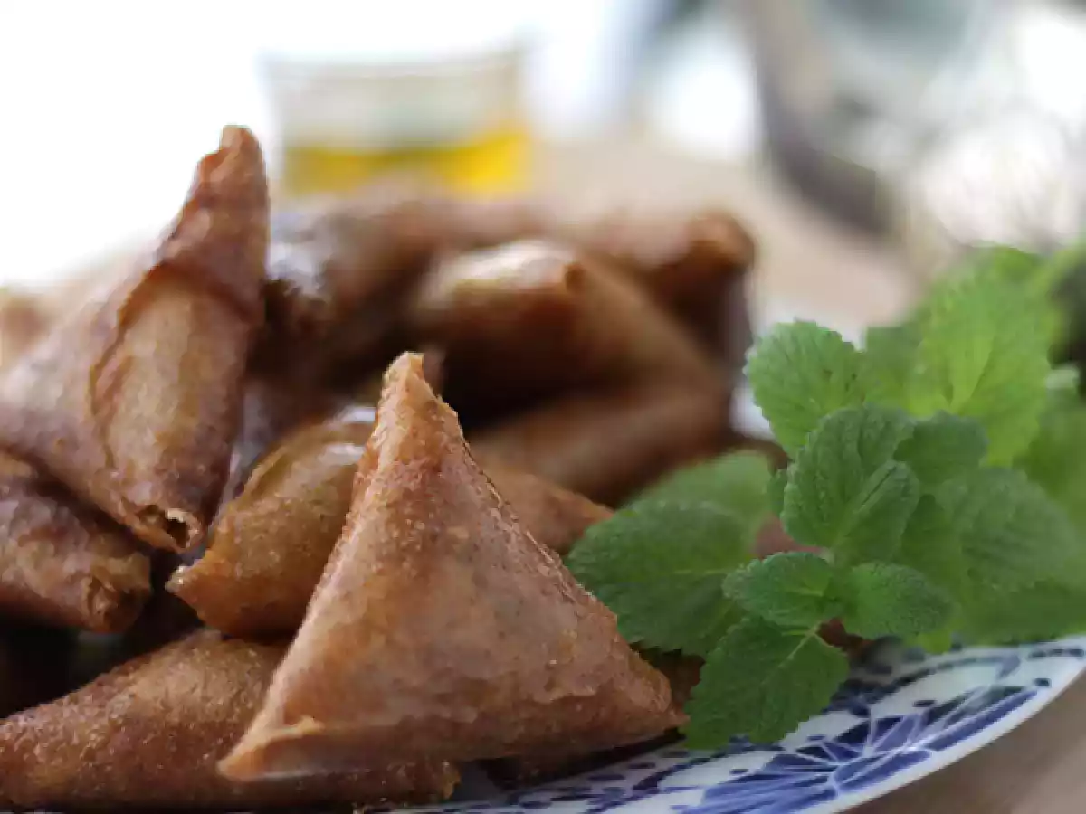 Mandelbriouats, kleine orientalische Gebäckstücke - foto 3