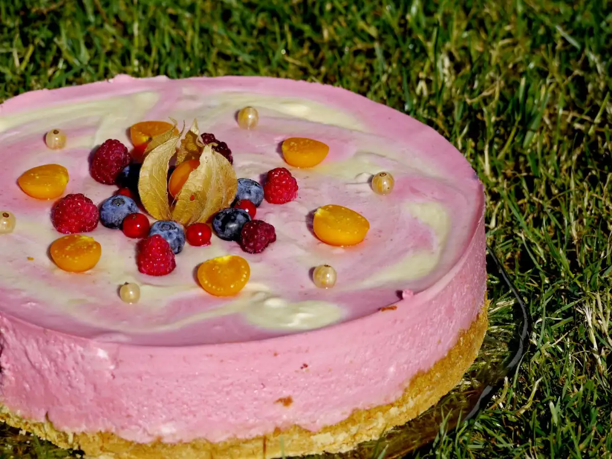 Mango-Himbeer-Creme-Torte