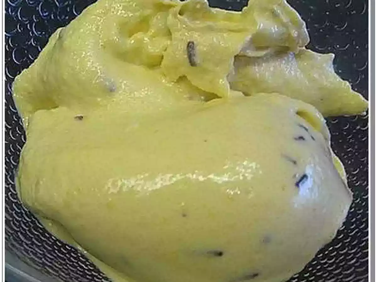 Mangoschaum mit Schokostreusel