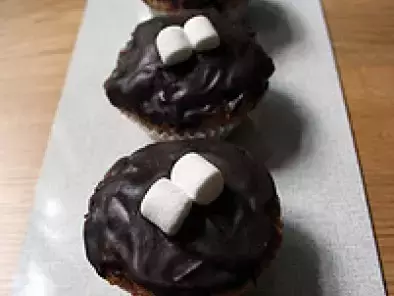 Marshmallow-muffins mit schokolade & nüssen
