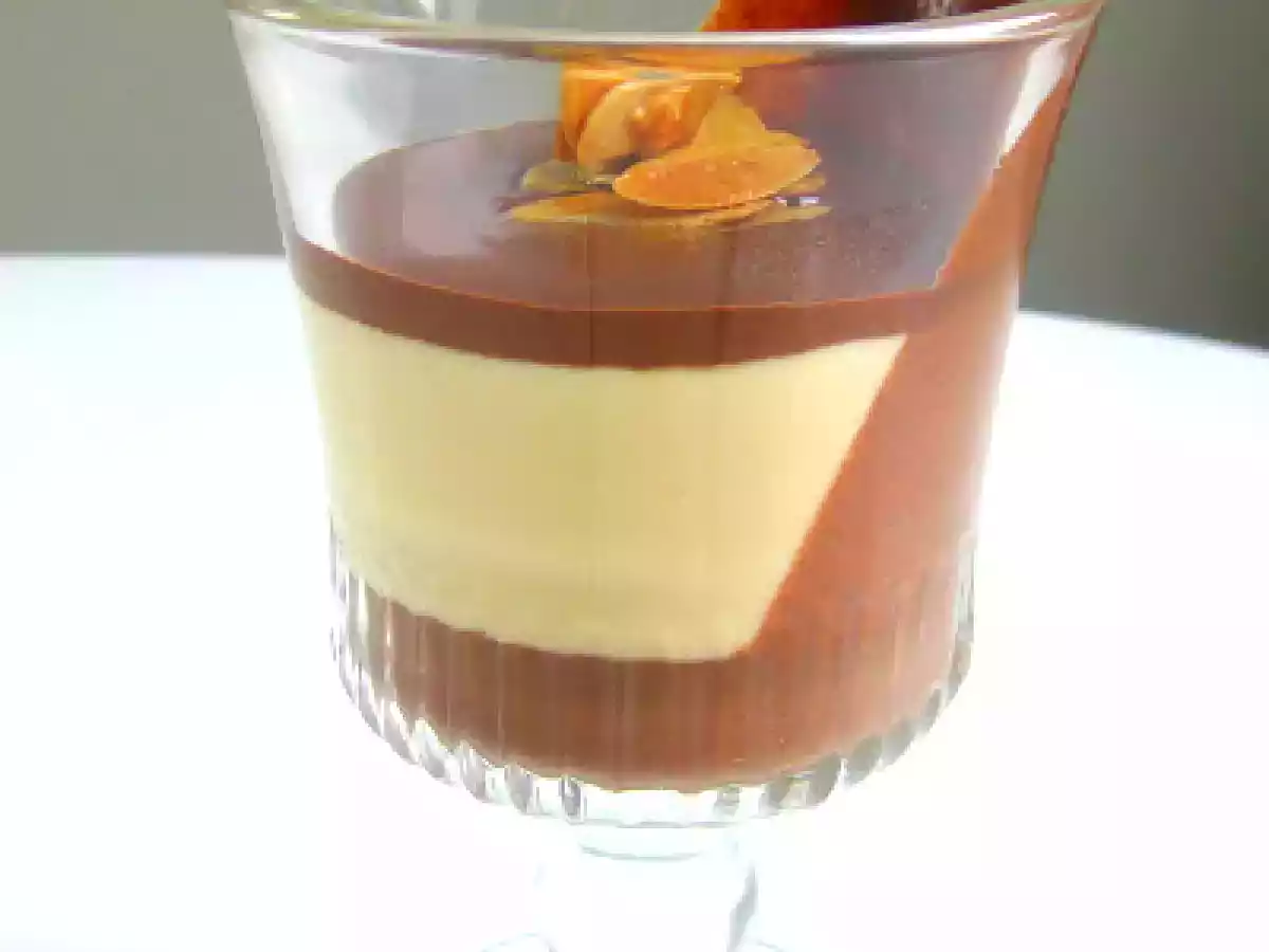 Marzipan-Mousse mit Ingwerschokoladensauce