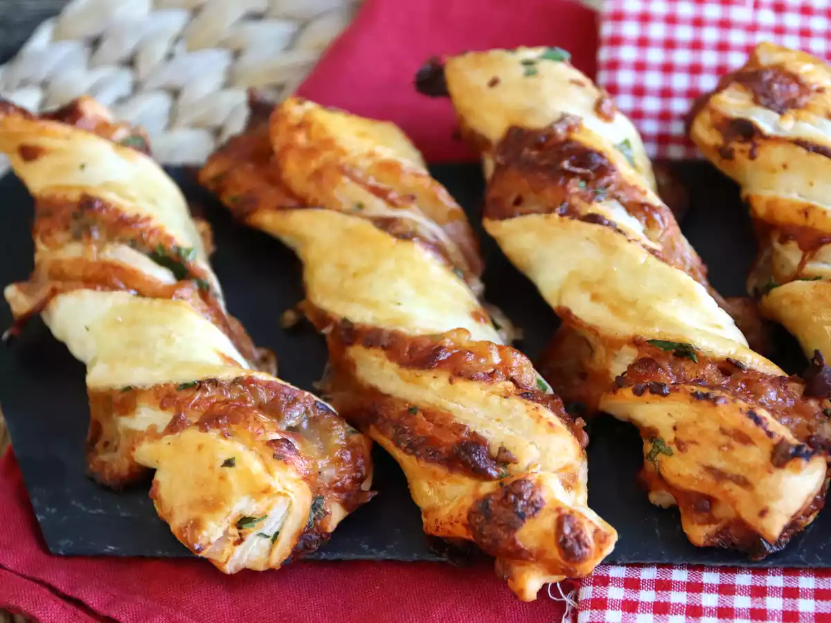 Maxi-Blätterteigspiralen (Tomate, Schinken, Mozzarella, Petersilie) - foto 2