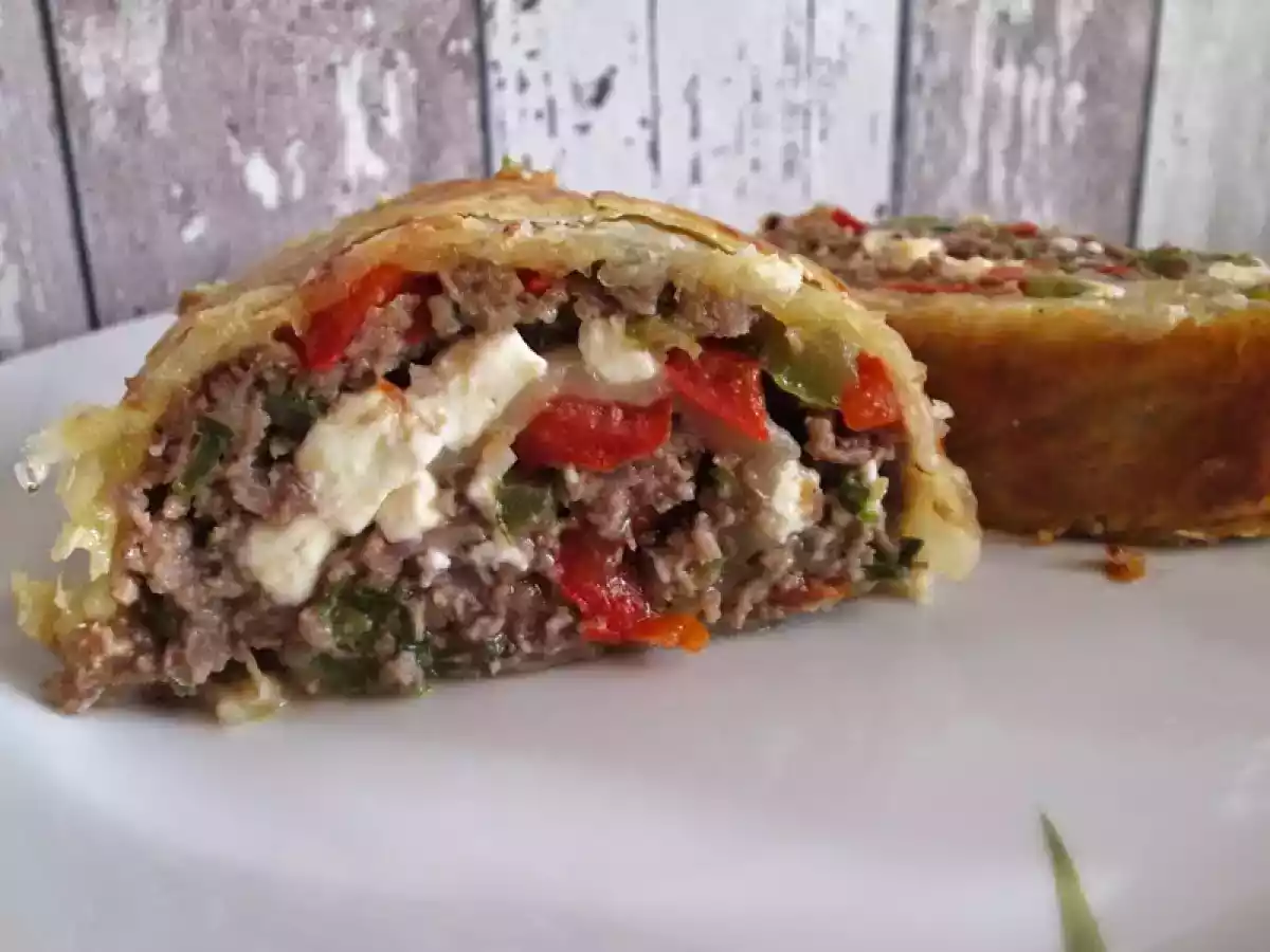 Mediterraner Hackstrudel