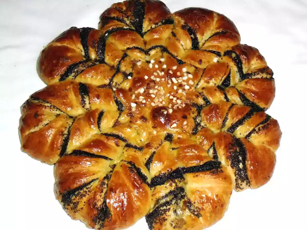 Mein erster Versuch eine Hefeteig-Blume zu backen