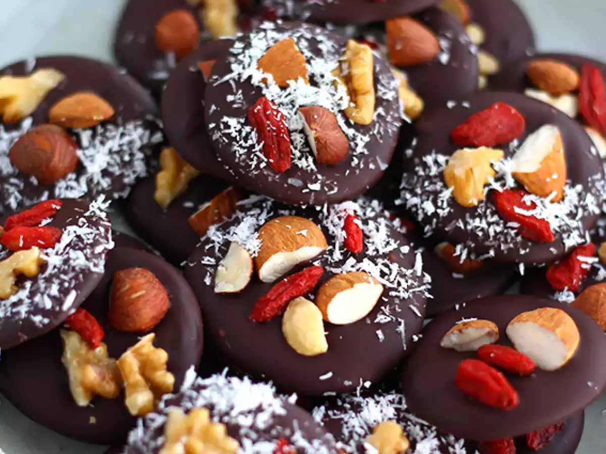 Mendiants, Pralinen mit Trockenfrüchten - foto 2