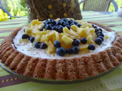 Meringue-Torte mit Obst