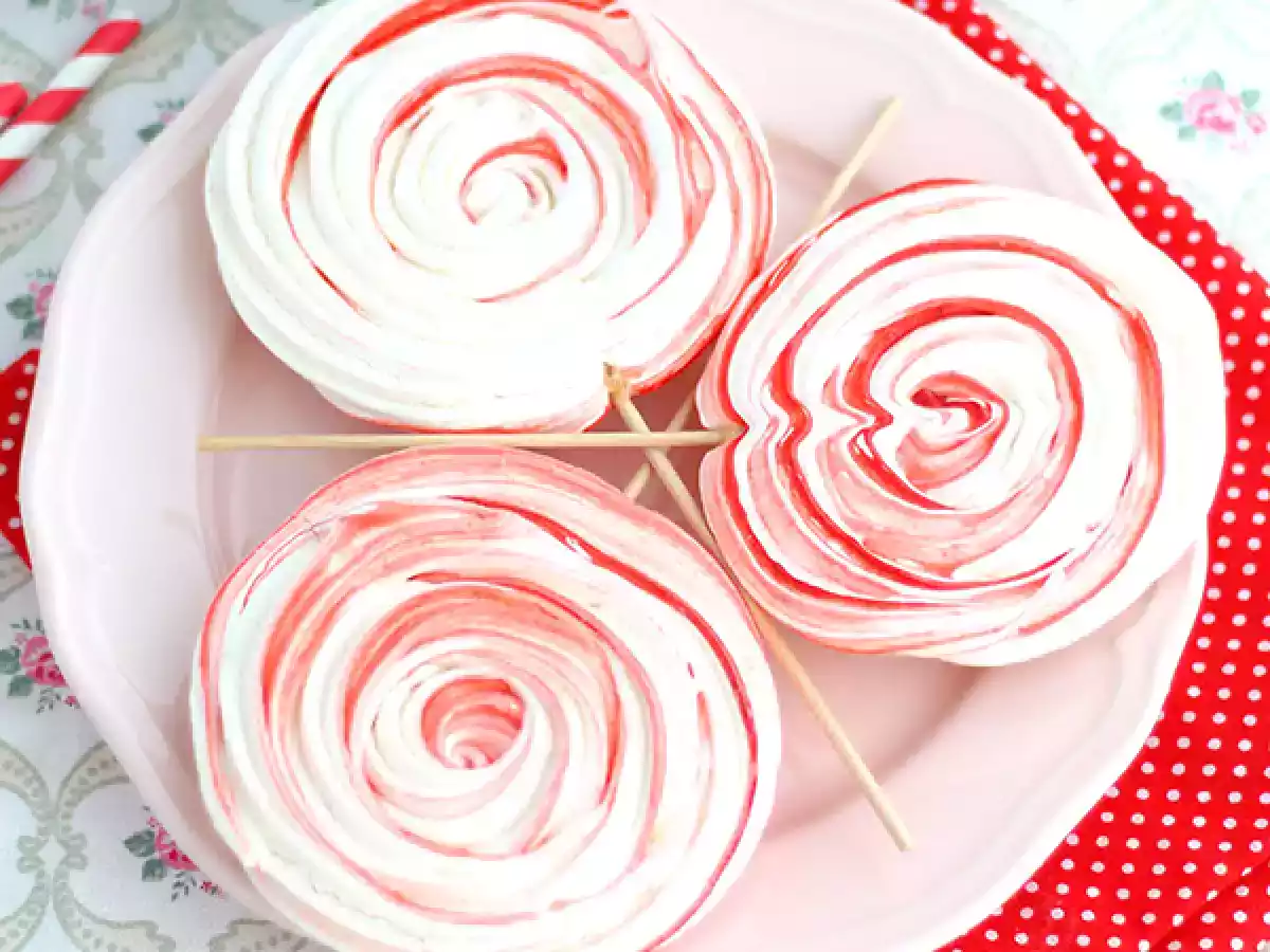Meringues Lollipops