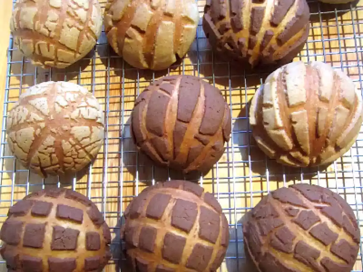MEXIKANISCHE CONCHAS - SÜSSE MUSCHELBRÖTCHEN MIT ZIMT