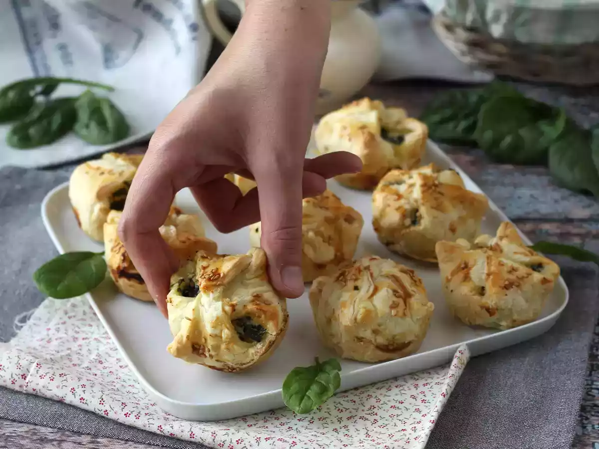 Mini-Blätterteigtaschen mit Spinat und Ziegenkäse - foto 3