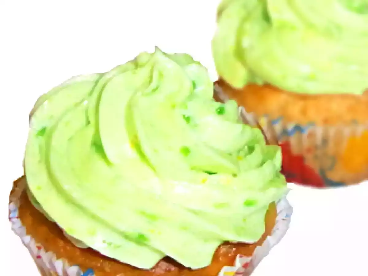 Mini Cupcakes mit grüner Cashewnusscreme