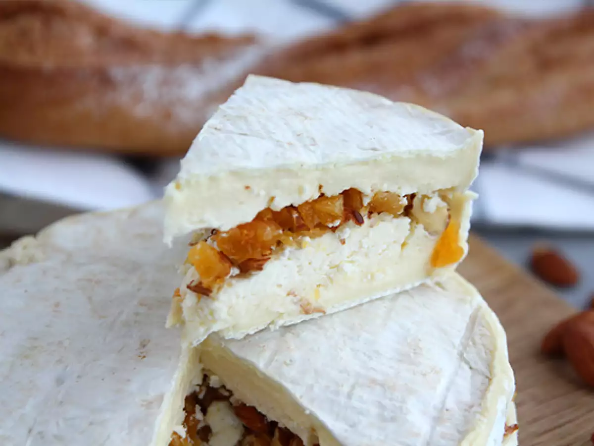 Mit Aprikosen und Mandeln gefüllter Brie - foto 2