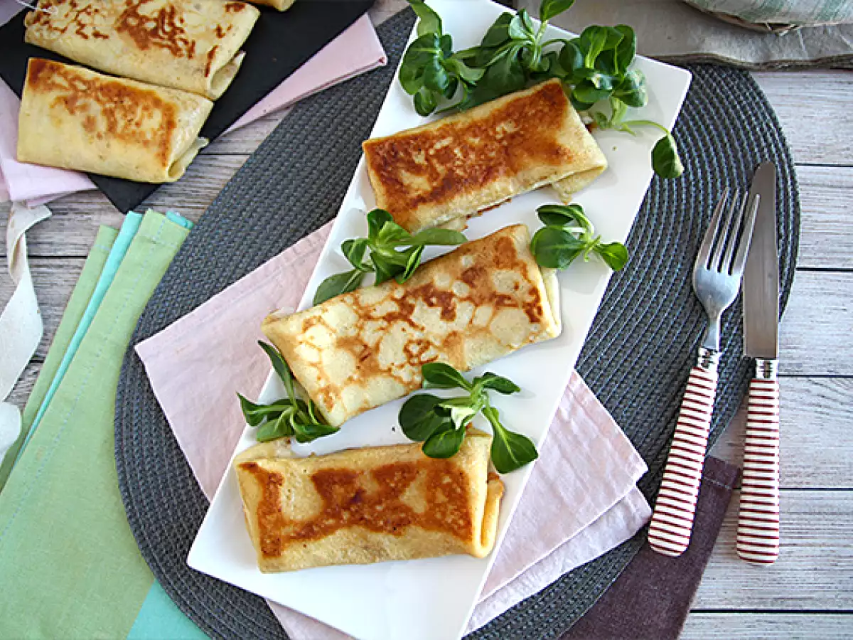 Mit Béchamel, Käse und Schinken gefüllte Crêpes - foto 6