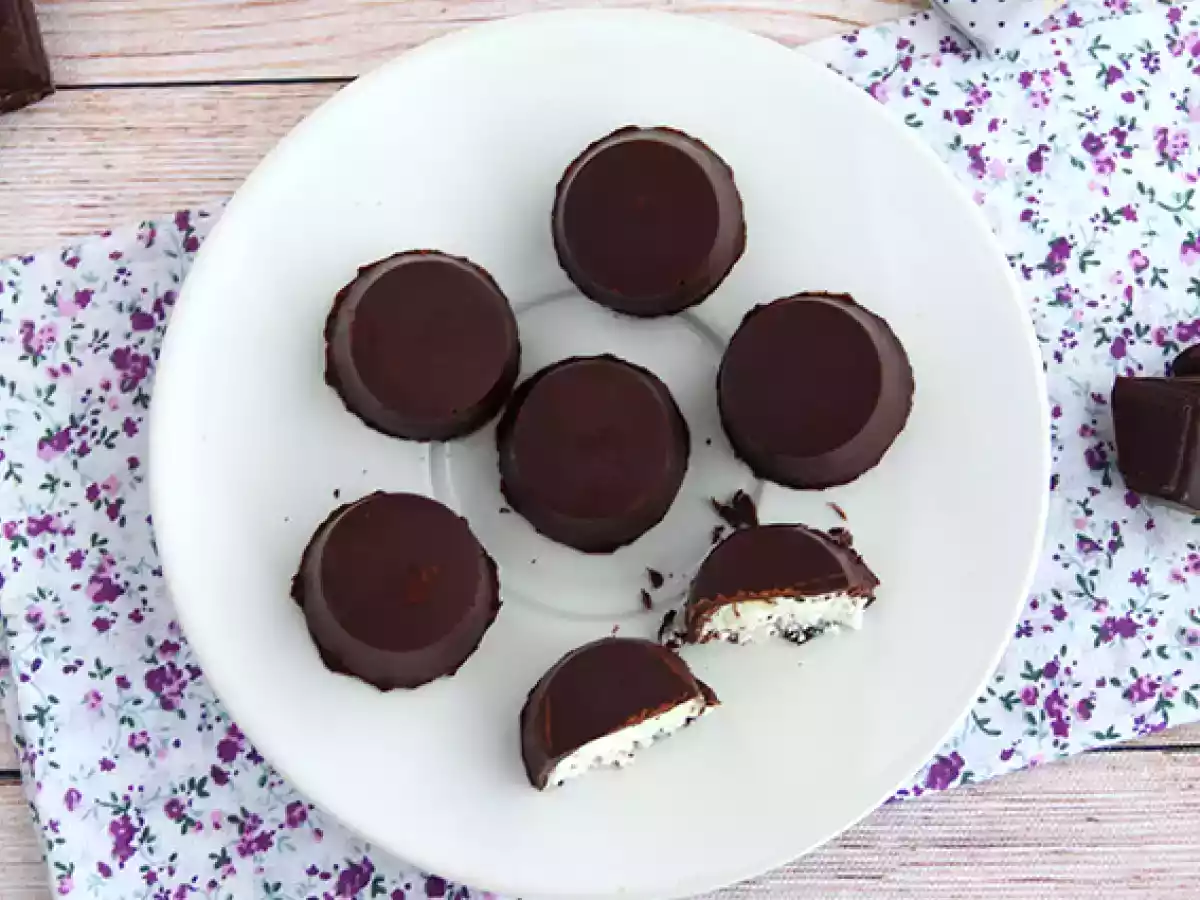 Mit Kokosnuss gefüllte Pralinen im Bounty-Stil - foto 3