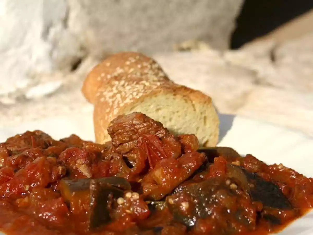 Mschari kokkinisto me Melitsania