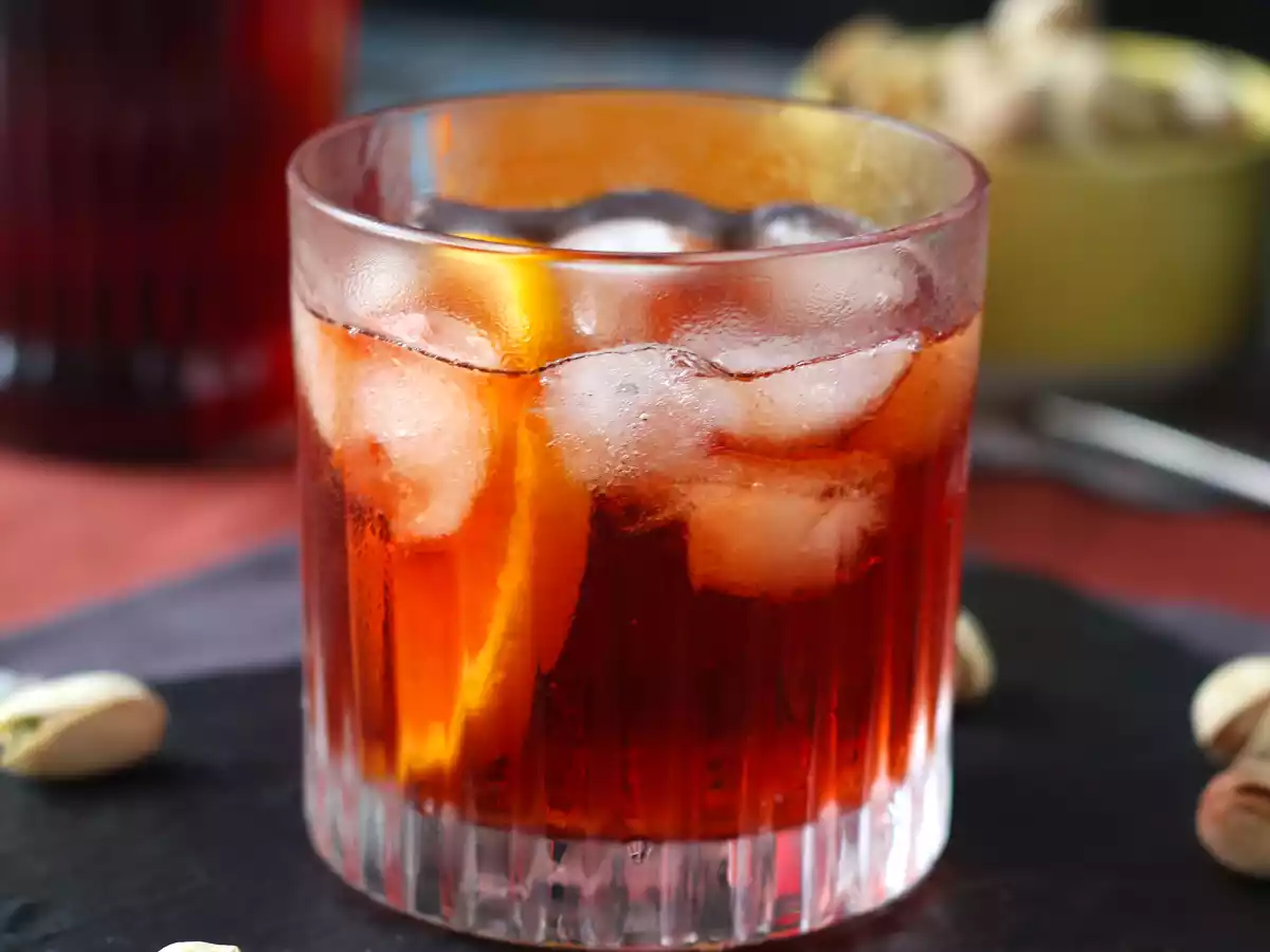 Negroni: das Rezept mit den richtigen Dosen für die Zubereitung zu Hause