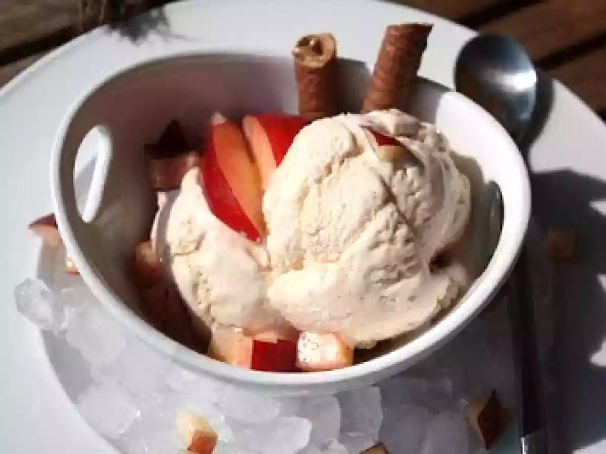 Nektarinen-Joghurt-Eis